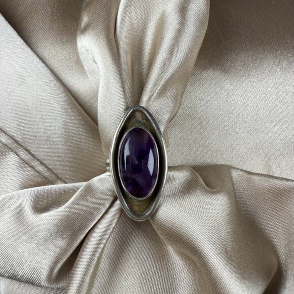 Silver Ring with Purple Amethyst Oval Gemstone Handmade Vintage Jewelry Size 7